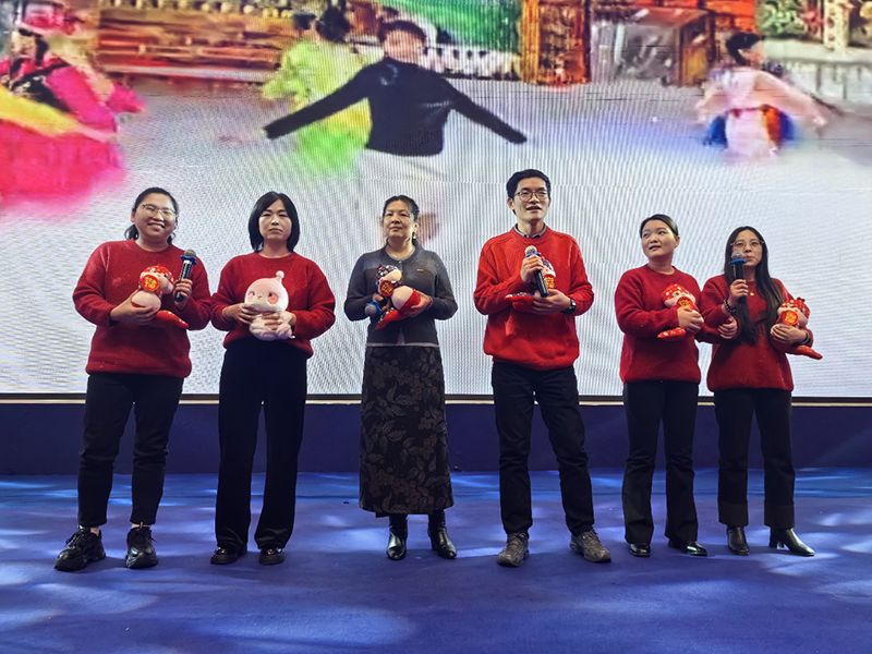 “同心同行，標(biāo)新致遠(yuǎn)”新春年會順利召開